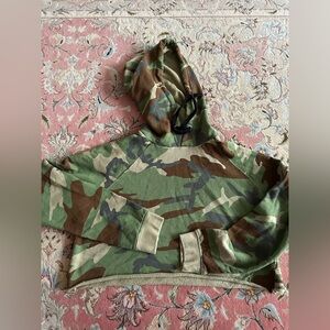 Forever 21 Cropped Camouflage Hoodie with Drawstring Hood Green & Brown Camo S,